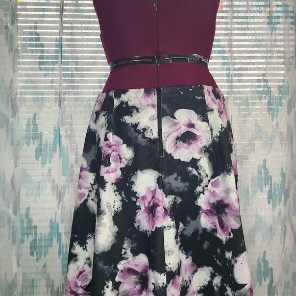 Torrid - Floral skater skirt - Picture 4 of 6